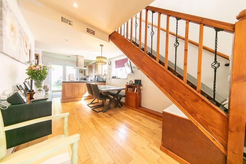 Property photo 3 of 27