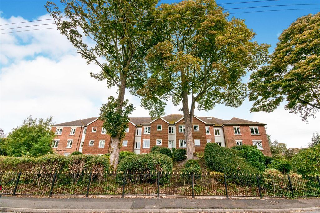 Property photo 2 of 21 Portman Court