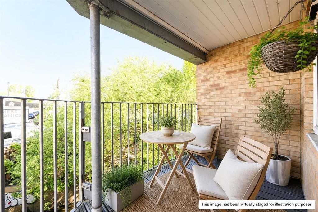 Property photo 3 of 9 Balcony.Png