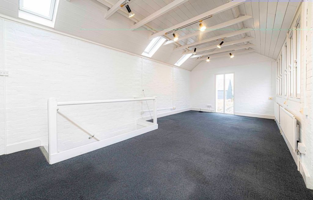 Property photo 3 of 12 Picture No. 03