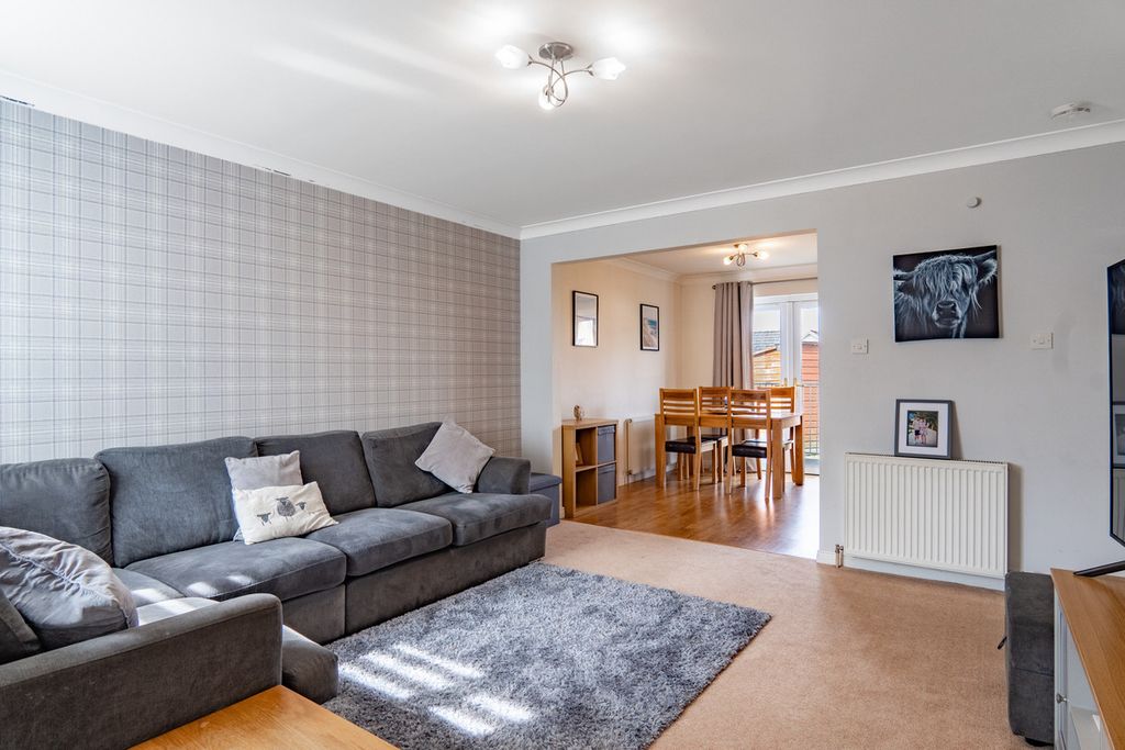 Property photo 3 of 39