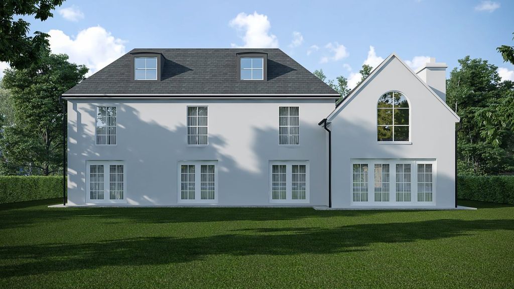 Property photo 2 of 8 Picture No. 12