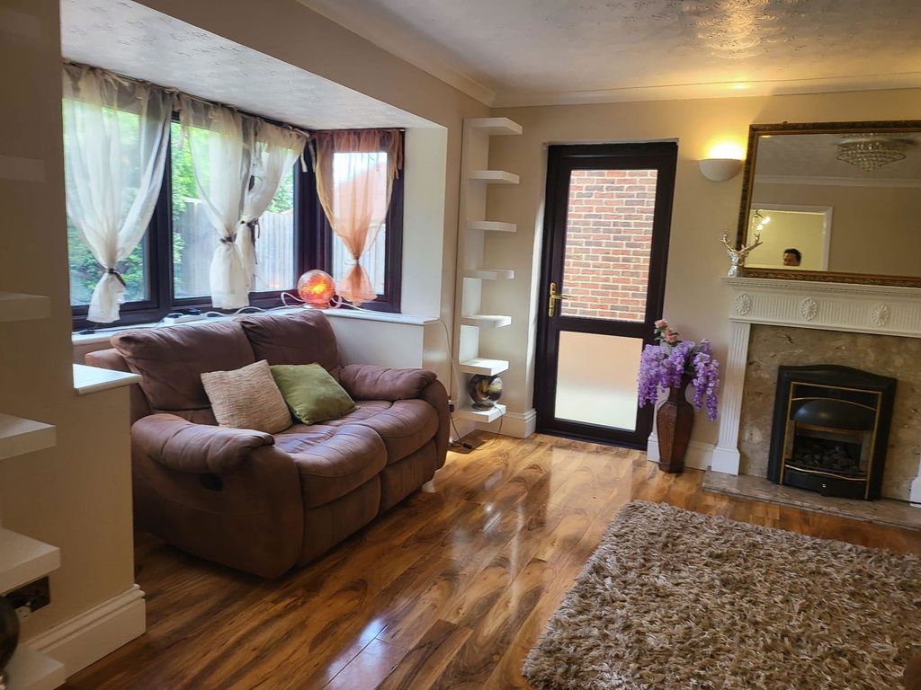 Property photo 3 of 13