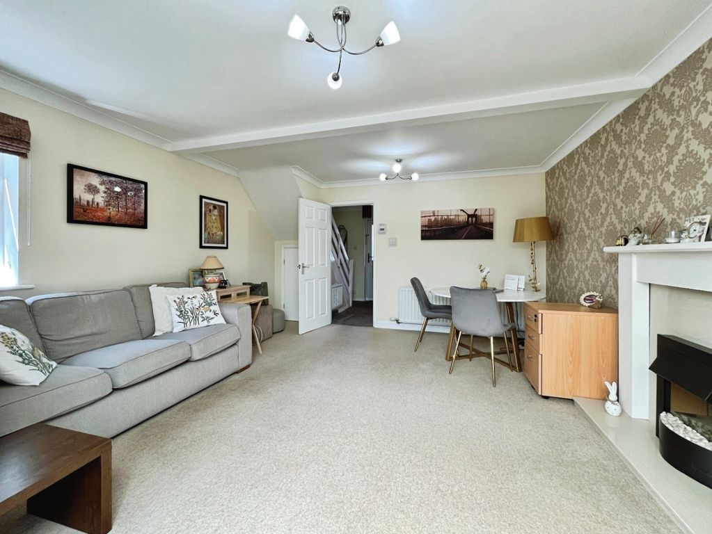 Property photo 3 of 16 4995005