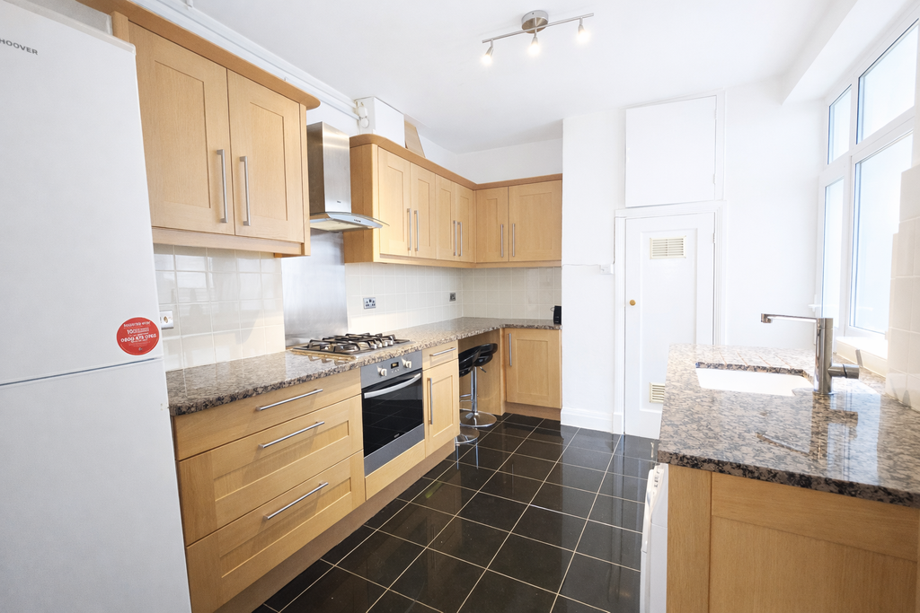 Property photo 2 of 20