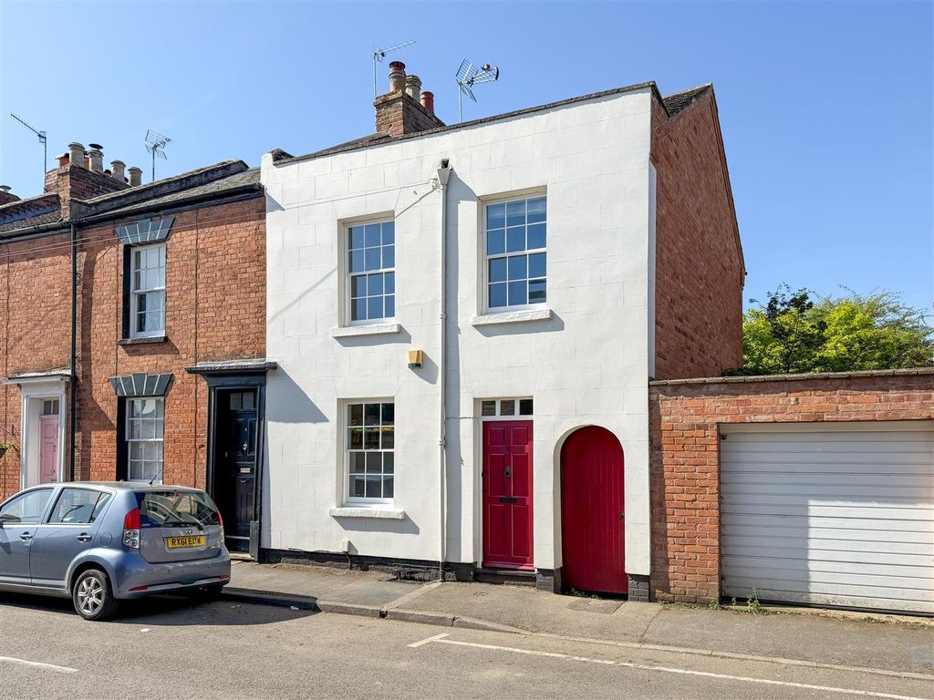 Property photo 1 of 11