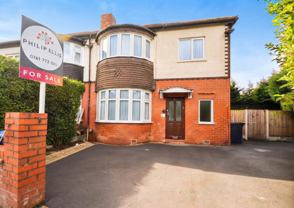 Property photo 1 of 23 Broom Avenue, Salford, M7 4Ru