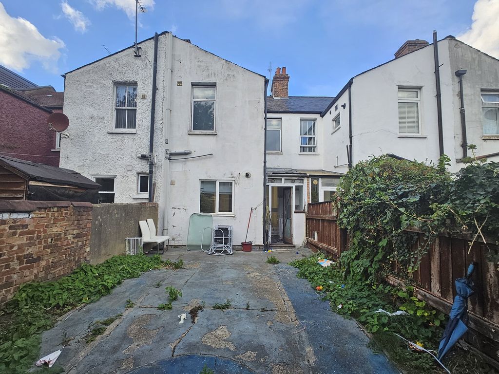 Property photo 3 of 5