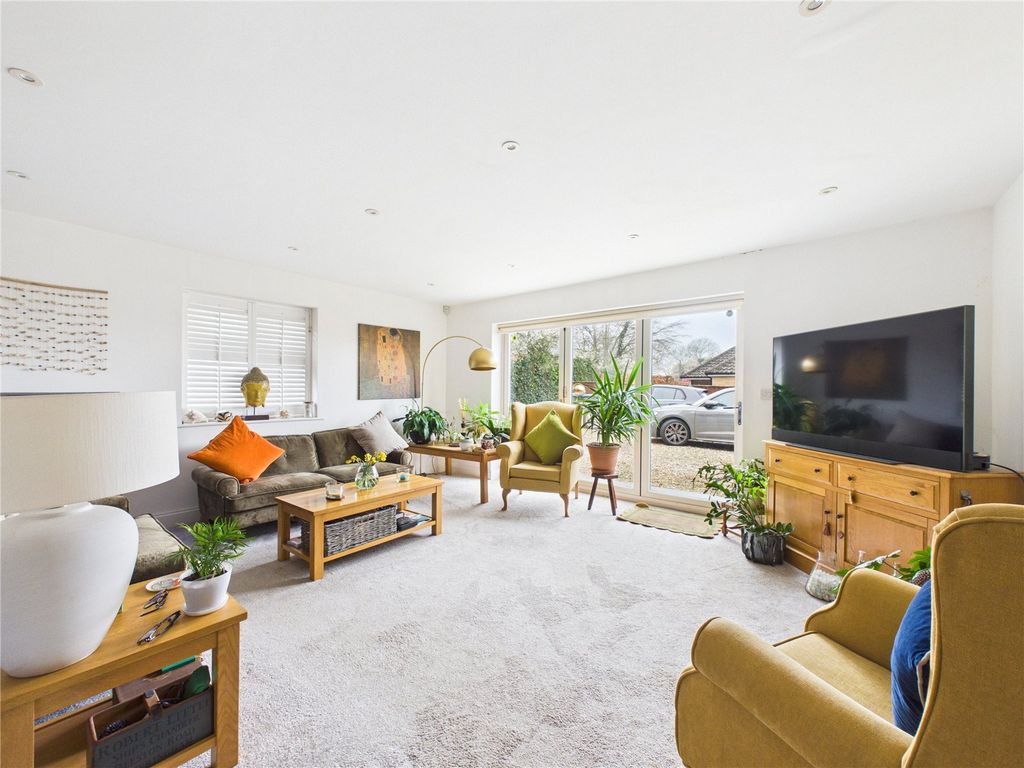 Property photo 2 of 17 Picture No. 05