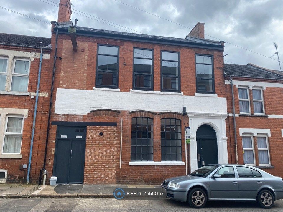 Property photo 3 of 18 Building