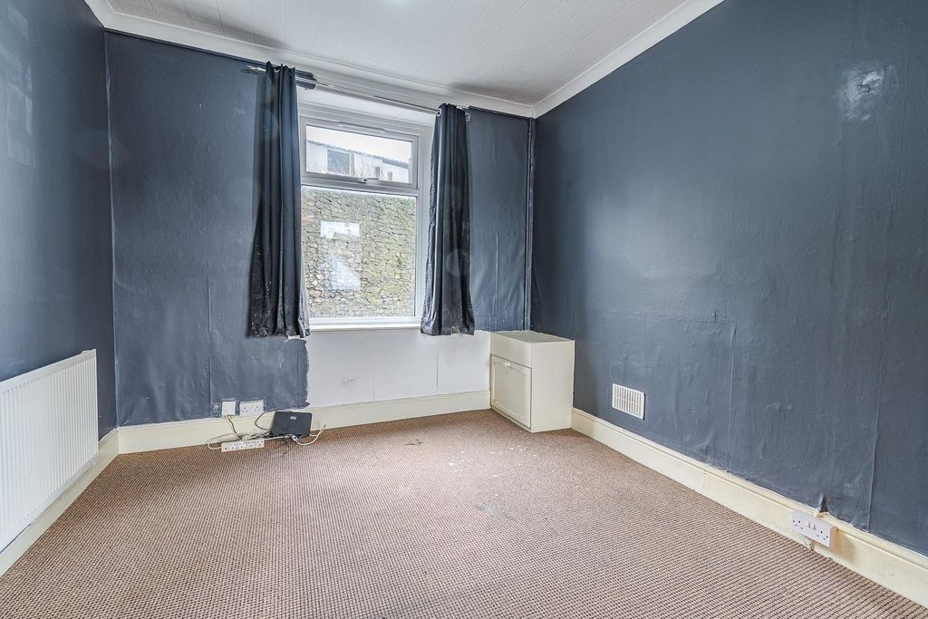 Property photo 2 of 16 Living Room