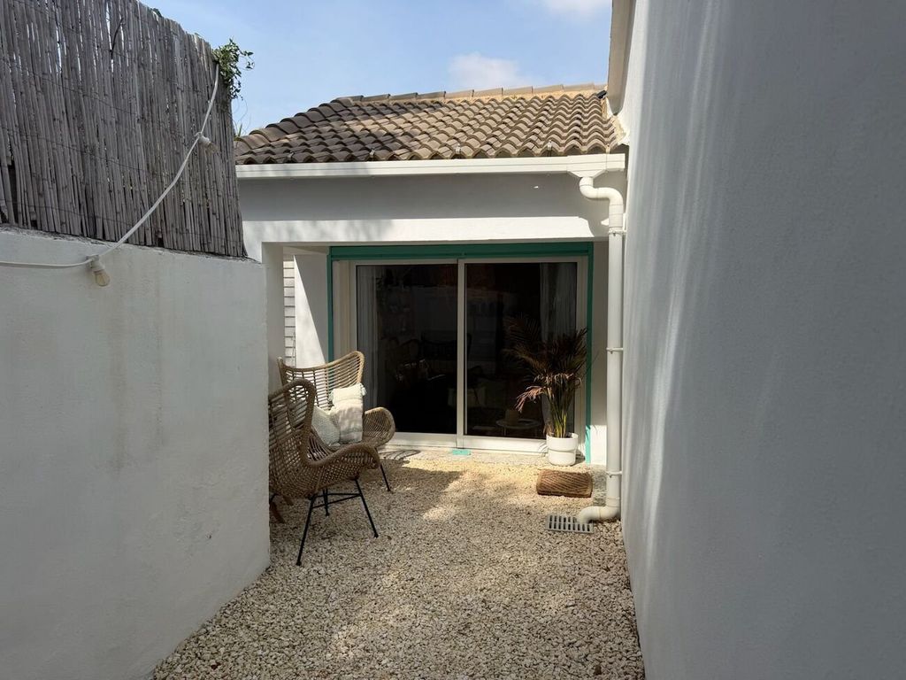 Property photo 3 of 38