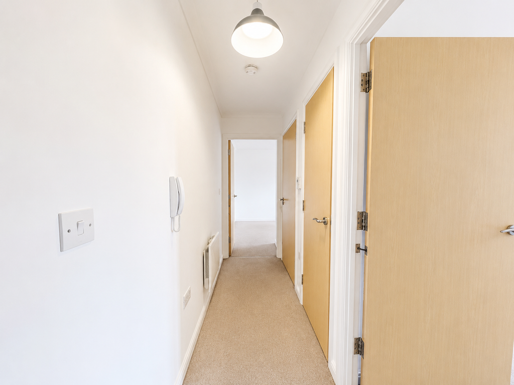 Property photo 2 of 6 Hallway