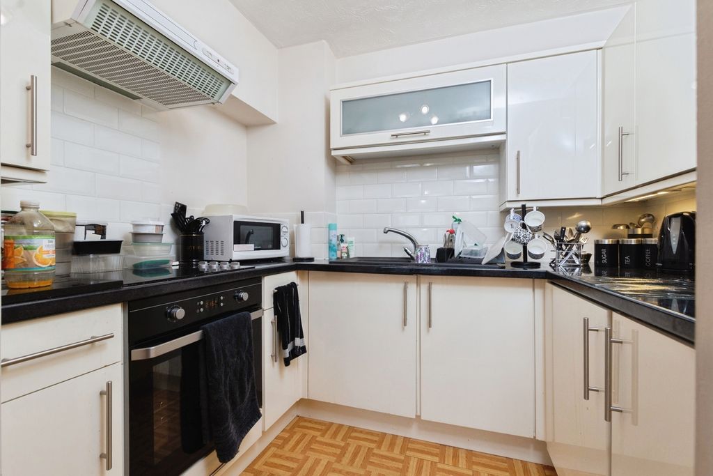 Property photo 3 of 16 Kitchen
