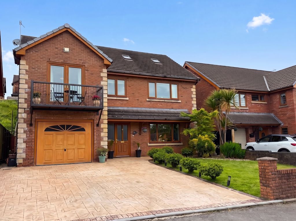 Property photo 1 of 51