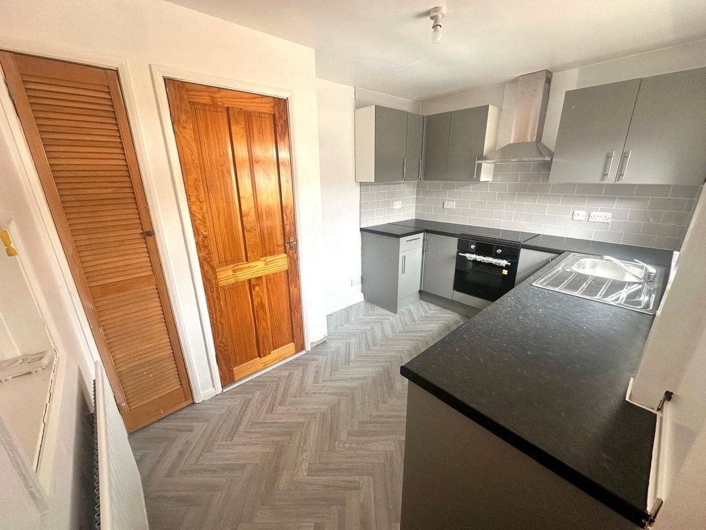 Property photo 3 of 18 Picture No. 21