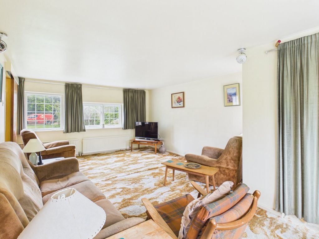 Property photo 2 of 18 Living Room