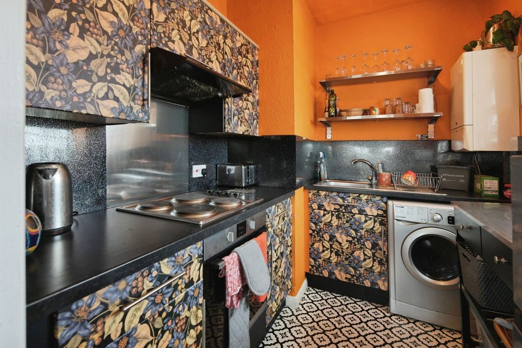 Property photo 3 of 9 Pbox-Img.Jpg
