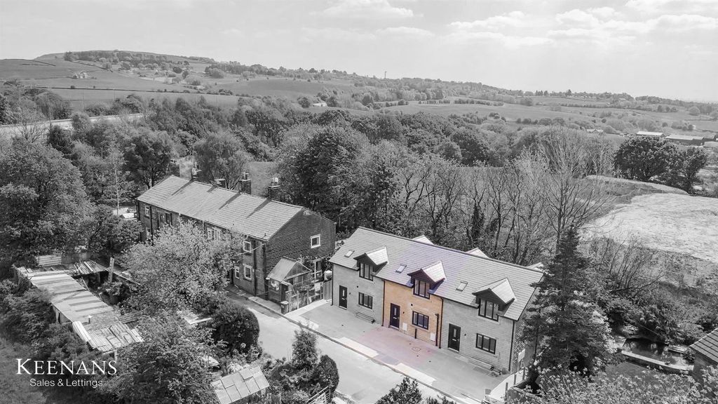 Property photo 1 of 36 Bentley.Jpg