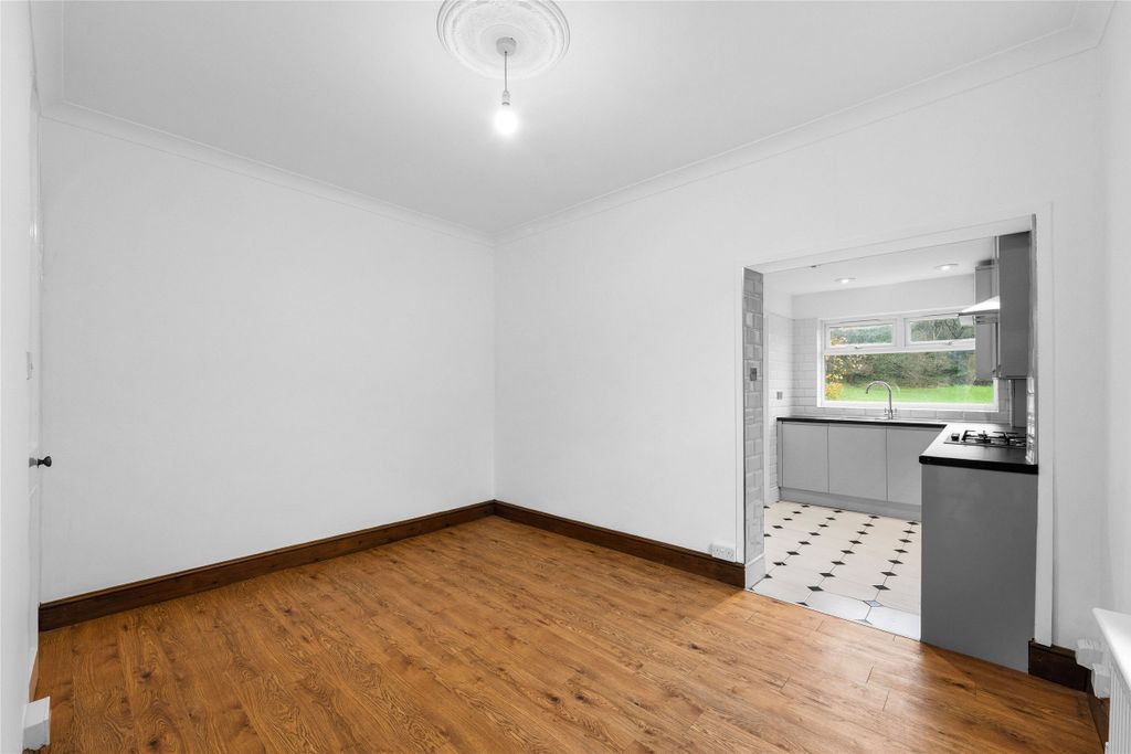 Property photo 3 of 19 Picture No. 16