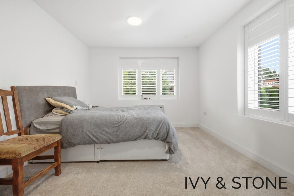 Property photo 3 of 16 5242852