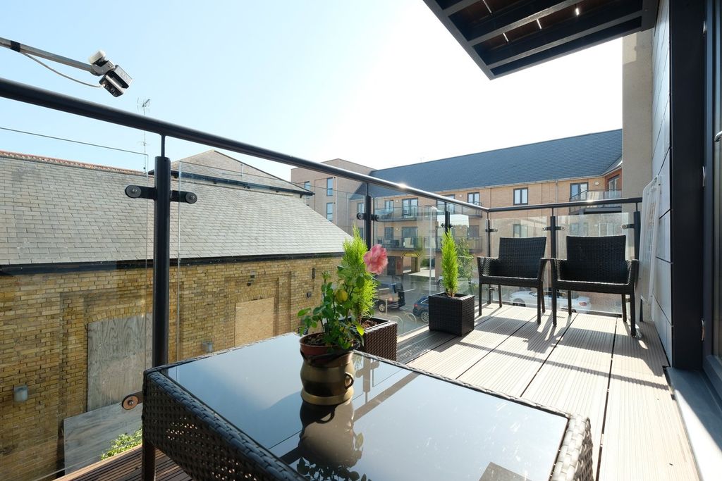 Property photo 3 of 12