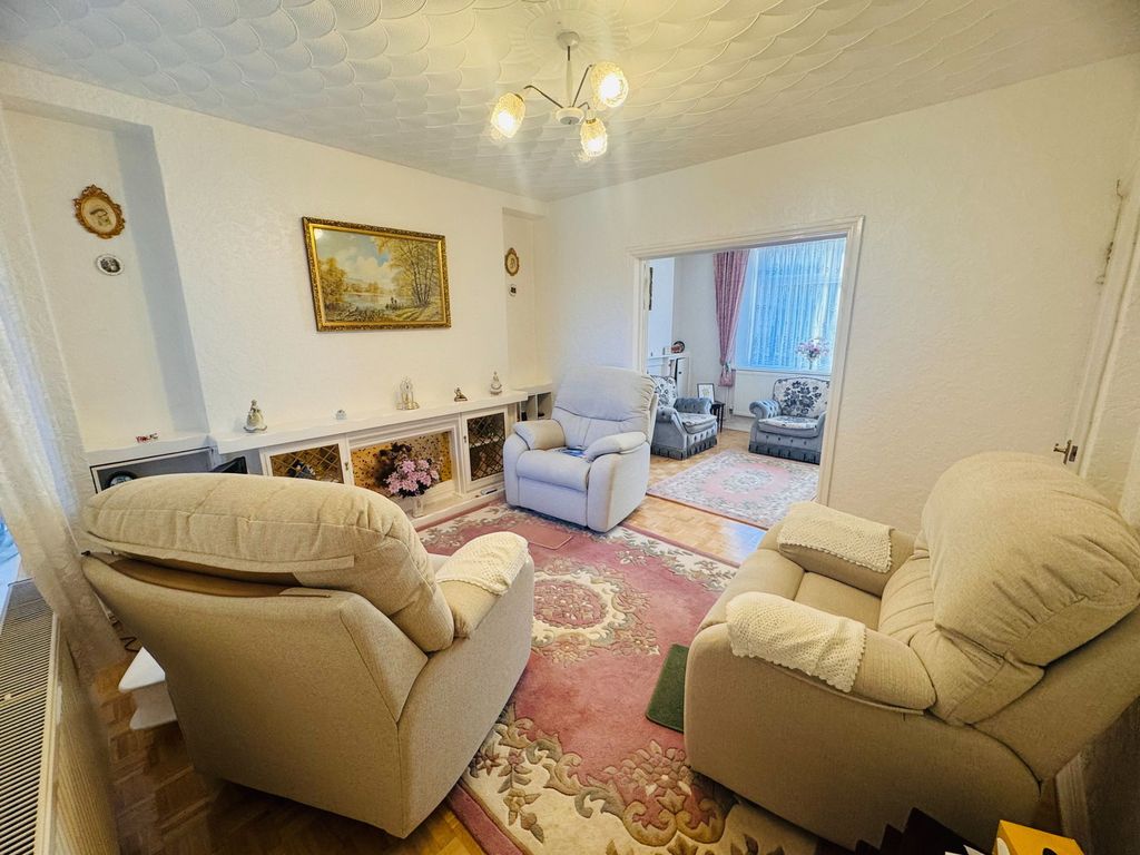 Property photo 3 of 26