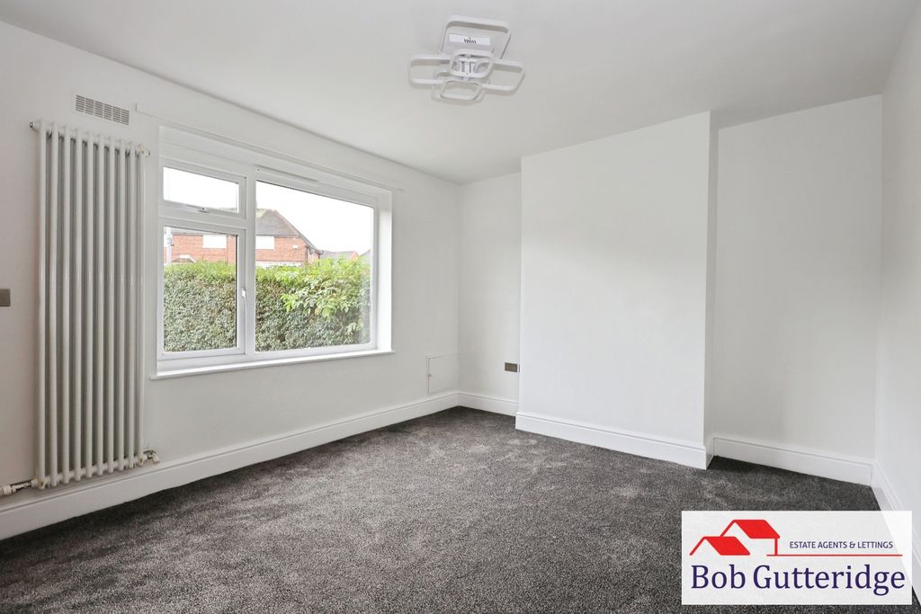 Property photo 2 of 16 Lounge