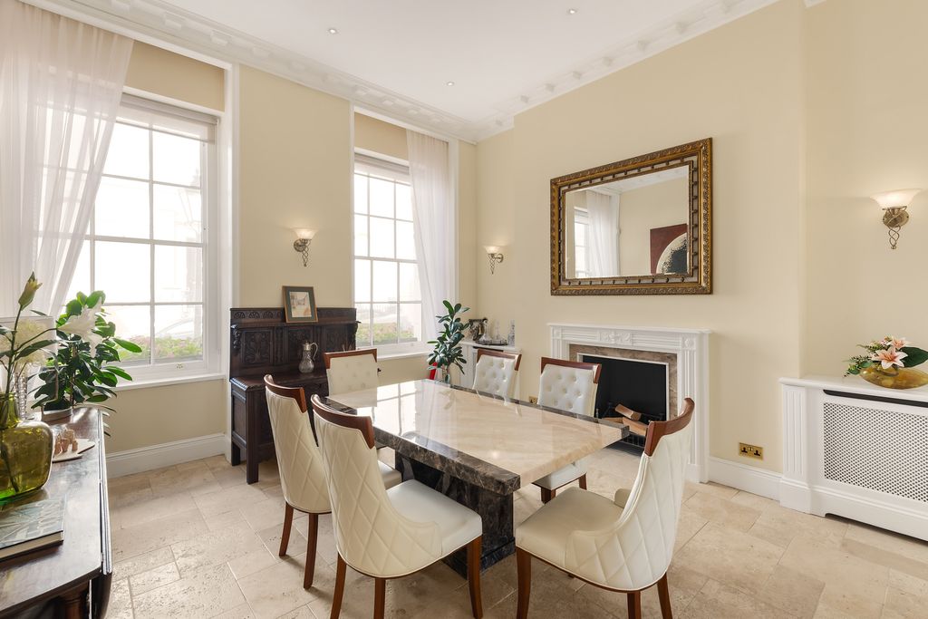 Property photo 3 of 12 Dining Room