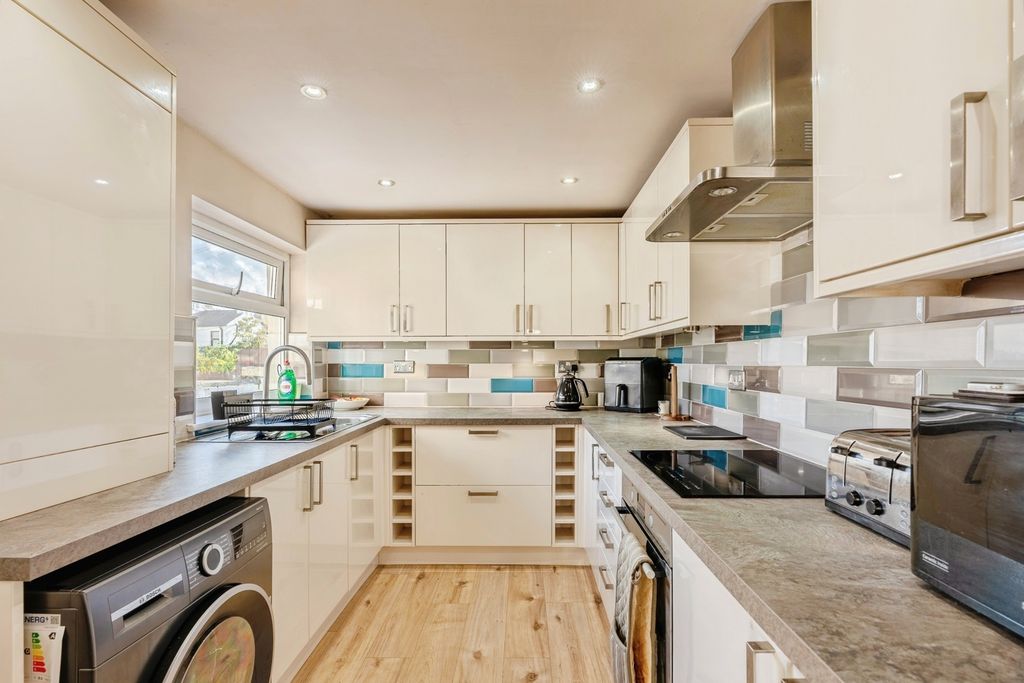 Property photo 2 of 23 Pbox-Img.Jpg