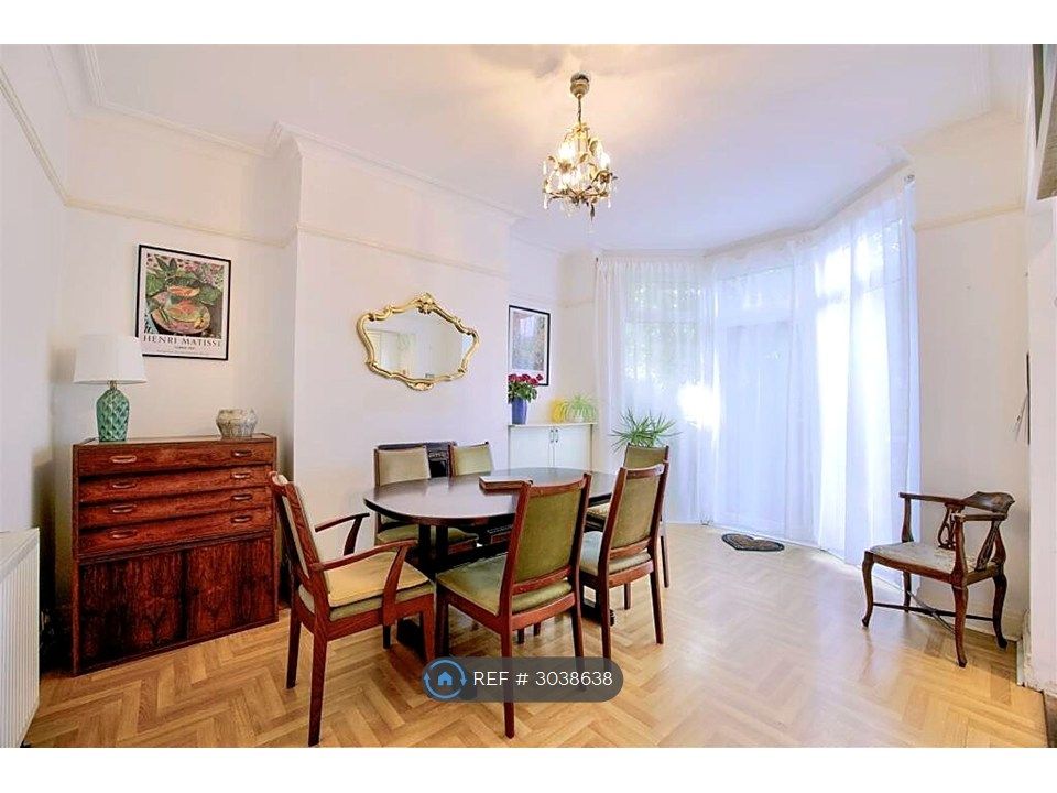 Property photo 3 of 9 Dining Room