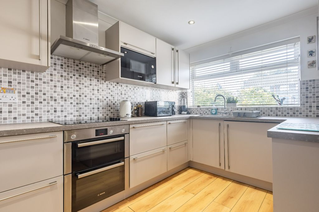 Property photo 3 of 13 3905854