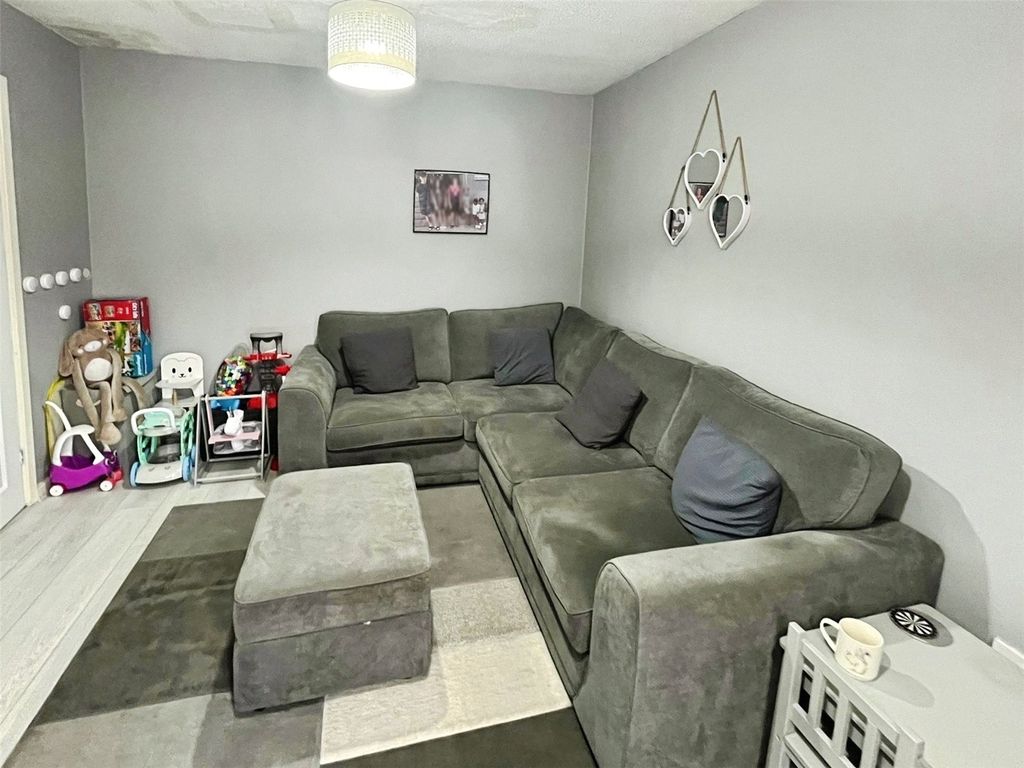 Property photo 2 of 12 Lounge No. 02