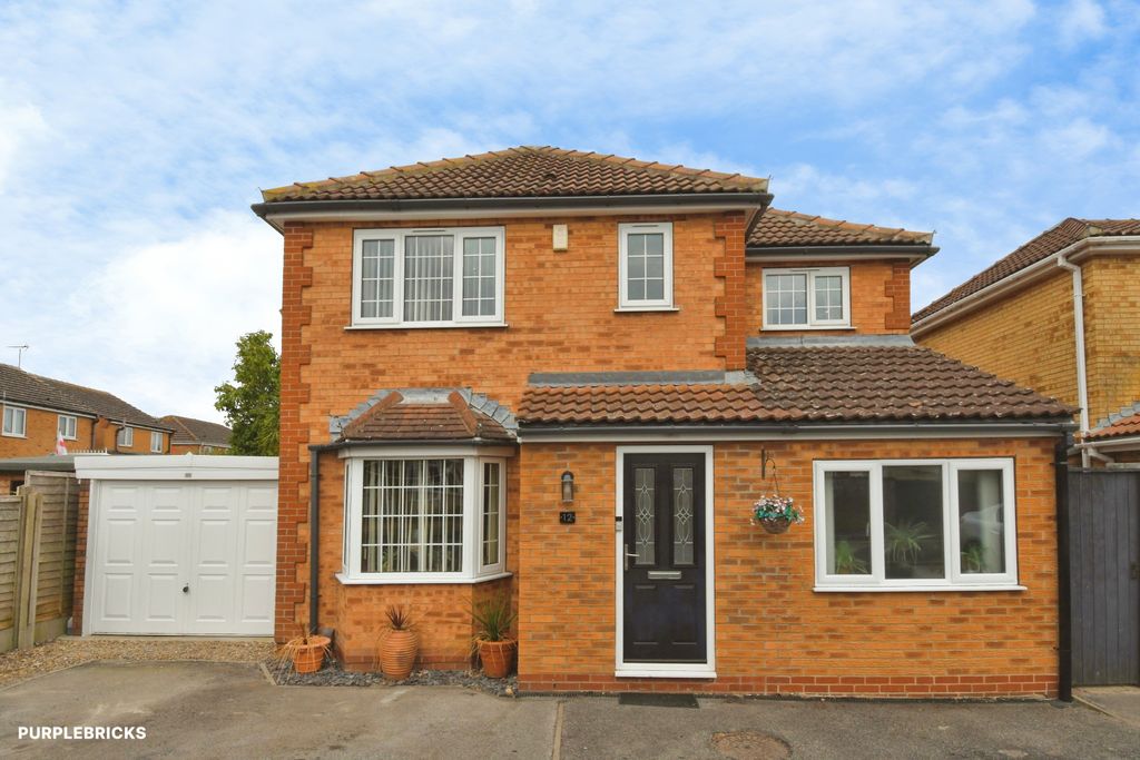 Property photo 2 of 32