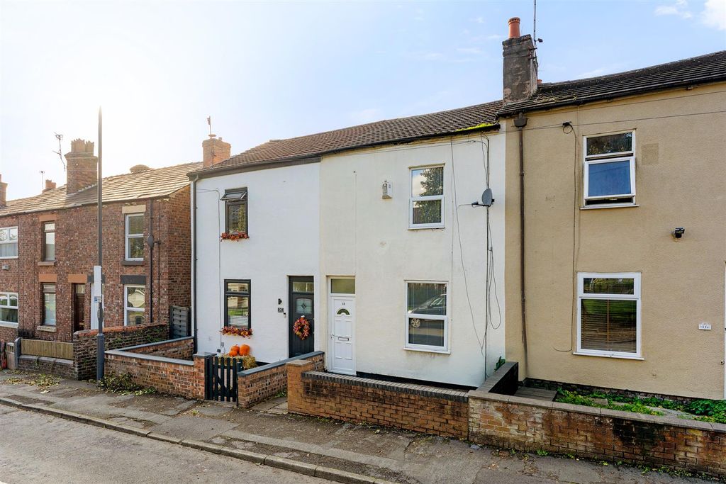Property photo 1 of 25 18 Cyprus Street-4.Jpg