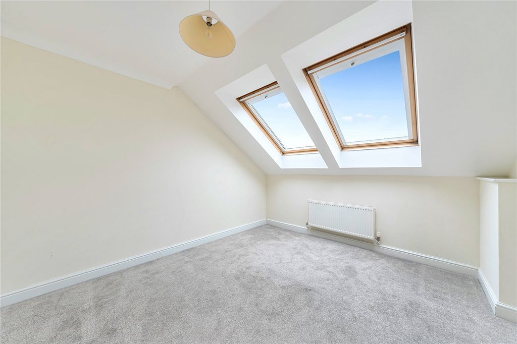 Property photo 3 of 17 Picture No. 07