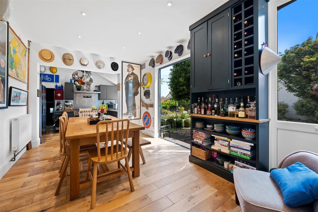 Property photo 3 of 32 26Moorrdweb17.Jpg