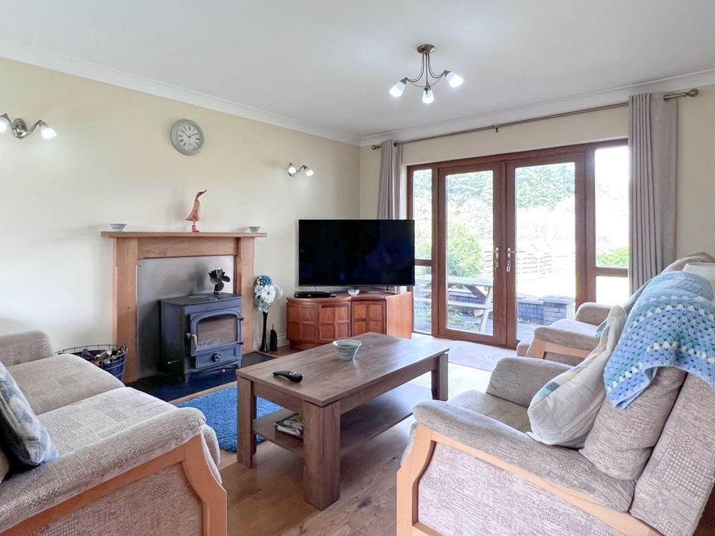 Property photo 3 of 44