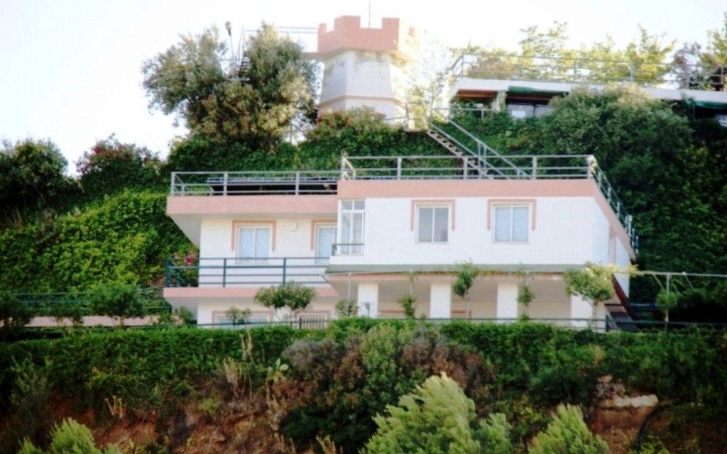Property photo 2 of 19 Villa-1