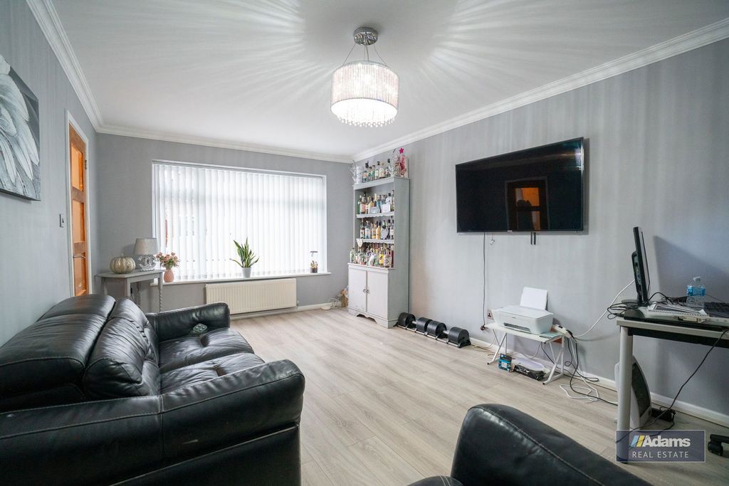 Property photo 3 of 32