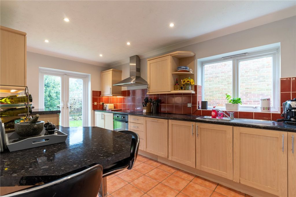 Property photo 3 of 17 Kitchen