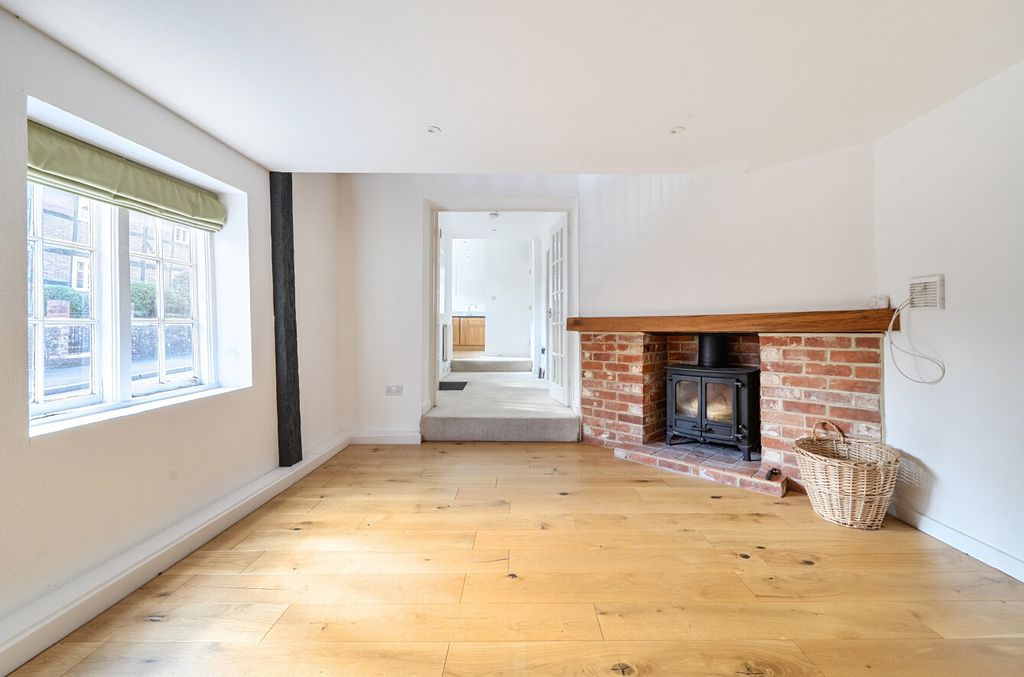 Property photo 1 of 14 1511590-11-6A8733...