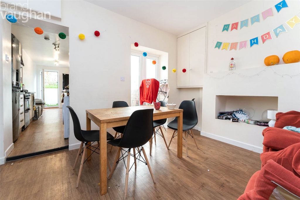 Property photo 1 of 21 Picture No. 11