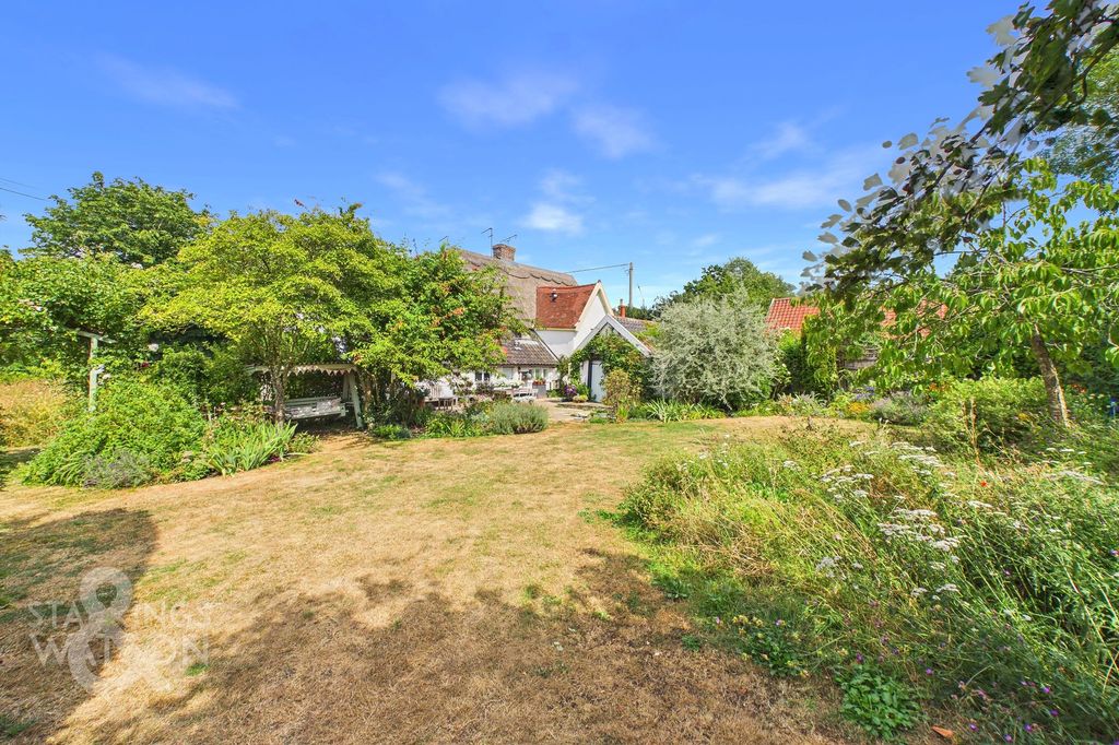 Property photo 3 of 35
