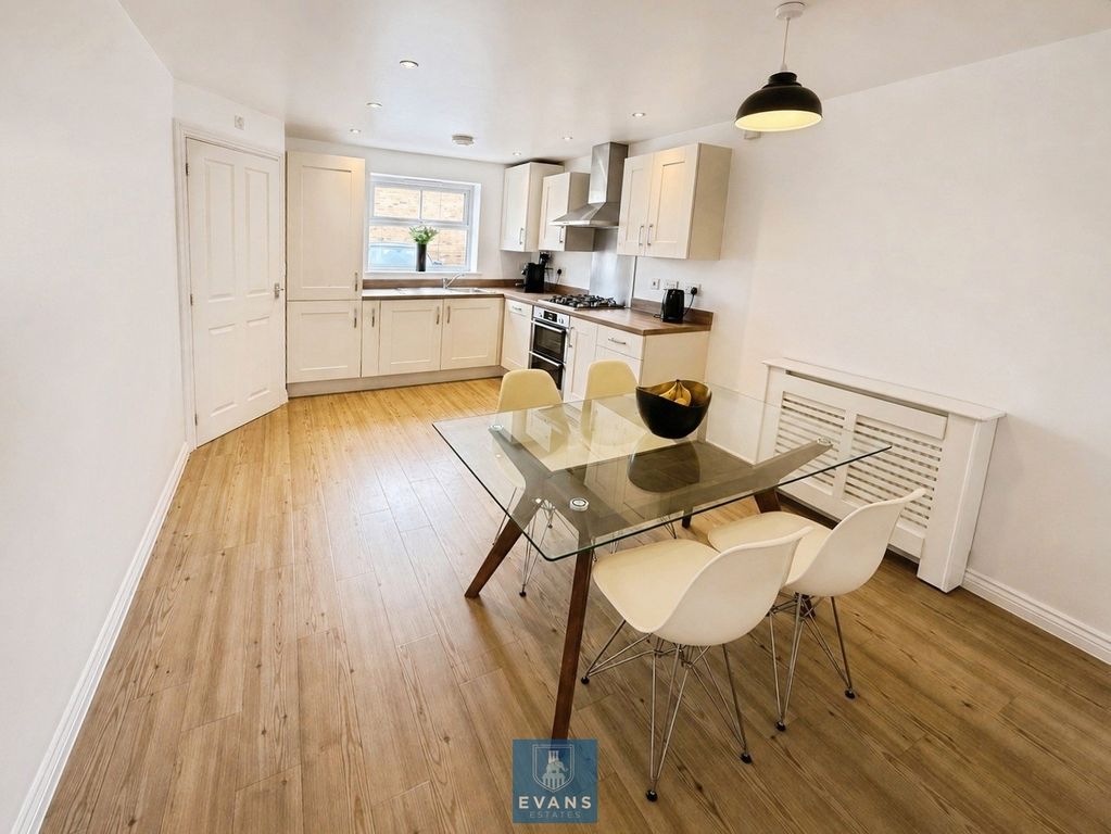 Property photo 2 of 17 Kitchen/ Diner