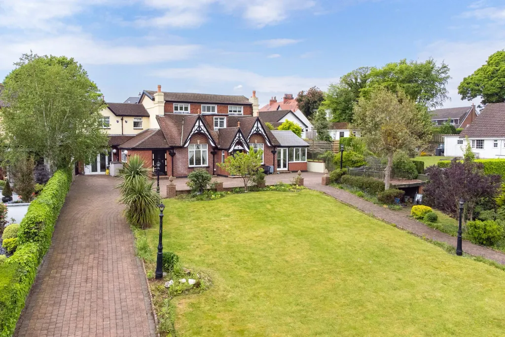 Property photo 1 of 37