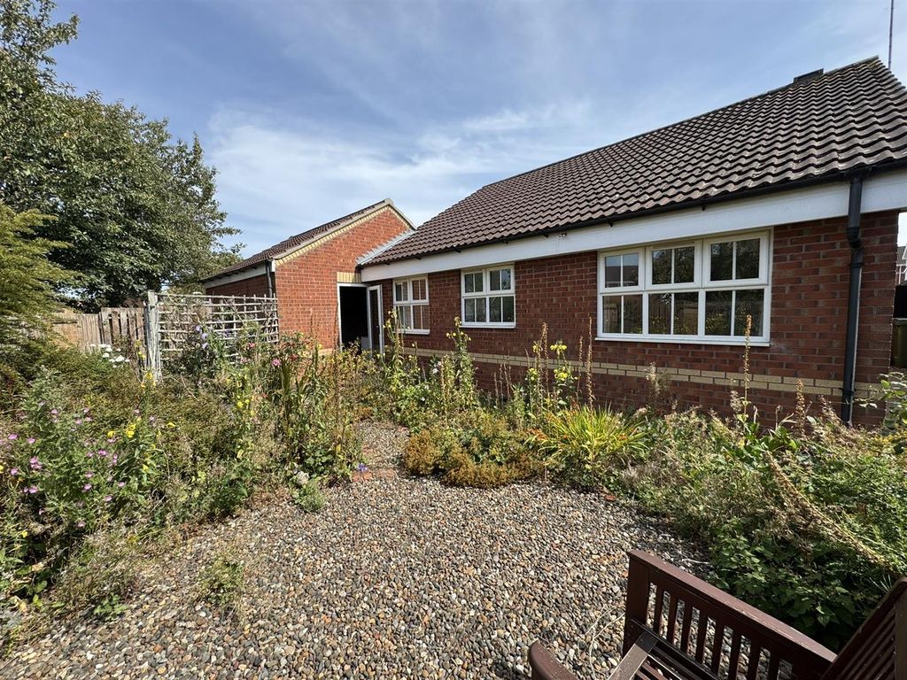 Property photo 3 of 10 Outside