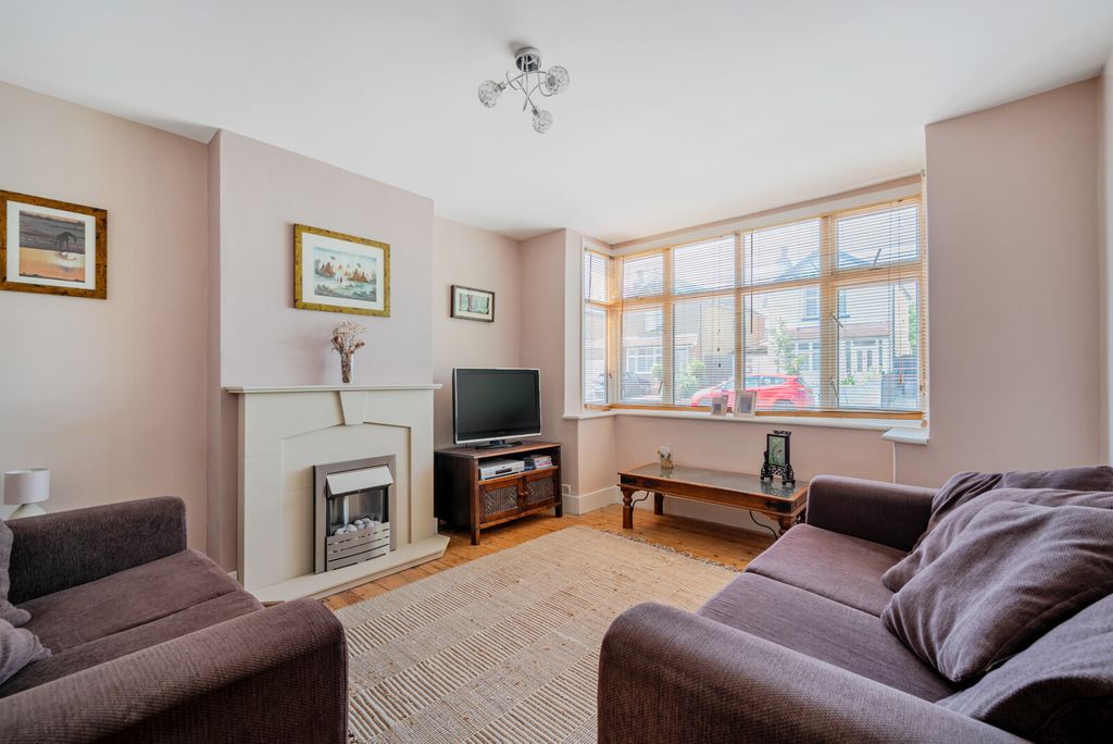 Property photo 2 of 18 1482649-9-6A3Baf2...