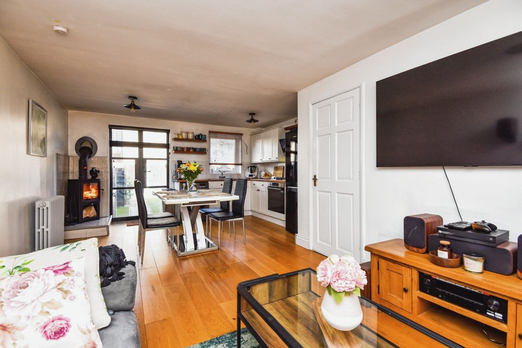 Property photo 1 of 20 02