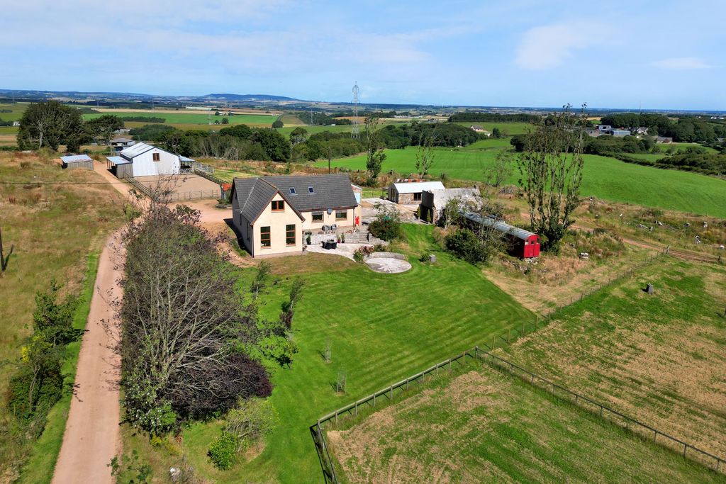 Property photo 2 of 33 003